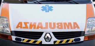 Lite per gelosia finisce nel sangue: 22enne accoltella la compagna incinta