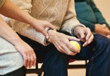 Narcotizzavano anziani per poi rapinarli: arrestate due donne