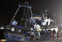 Arrivati a Crotone 487 migranti, ci sono anche 40 minori