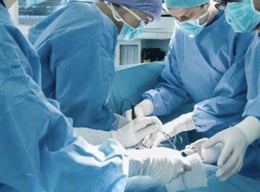 Un paziente morto ed una ridotta in fin di vita, chirurgo sospeso per un anno