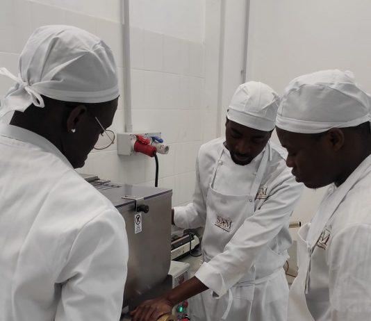 Calabria – Tre giovani immigrati fondano una nuova azienda: produrranno pasta fresca e ostie artigianali