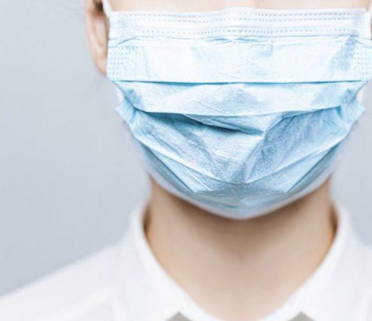 In Rsa ed ospedali rimane obbligo mascherine