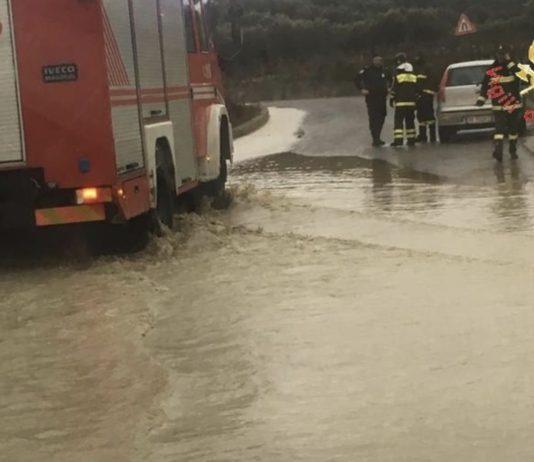 Calabria, finisce in torrente con auto: morto 81enne