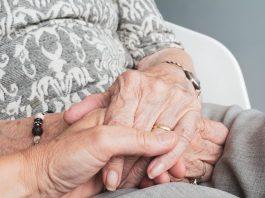 Si finge Tenente dei Carabinieri e raggira un’anziana – arrestato