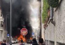 Esplosione furgone causata da bombole ossigeno, incendiate 5 auto e farmacia