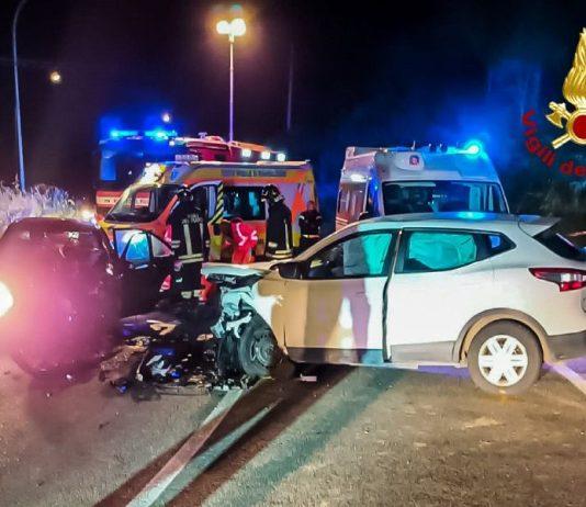 Calabria – scontro tra due auto: morta una donna, 4 i feriti