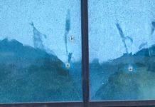 Intimidazione a sindaco calabrese: colpi di pistola contro negozio