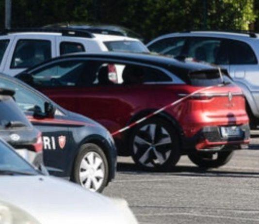 Dimentica la figlia di un anno in auto davanti al nido: morta la bimba