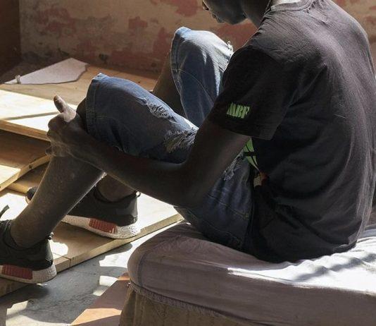 Calabria: abusi su migranti minori in centro accoglienza, arrestato 54enne