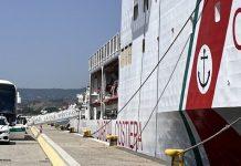 Approdata a Reggio nave con 600 migranti