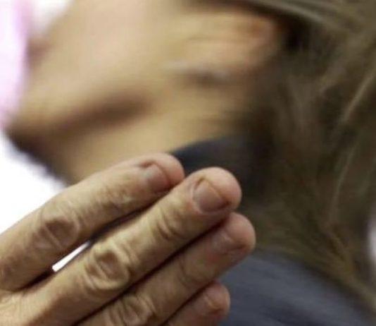 Ai domiciliari perseguita la ex, lei si suicida