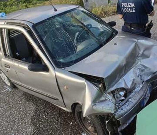 Scontro due auto a Reggio: due persone morte