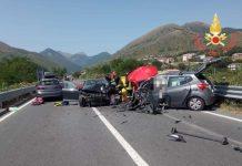 Calabria: scontro tra tre auto, morta una donna
