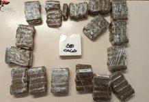 Fermato in auto con hashish e cocaina