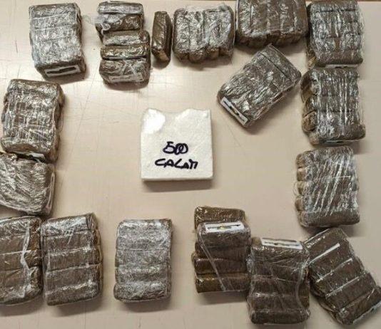 Fermato in auto con hashish e cocaina
