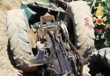 Si ribalta trattore: morto 75enne