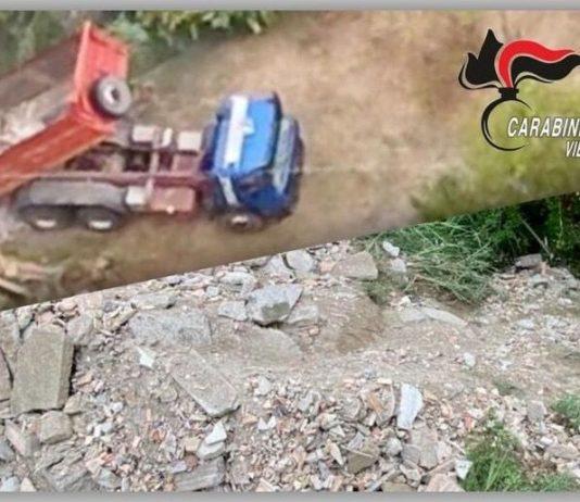 Scaricavano materiale di scarto in terreno privato: due persone denunciate