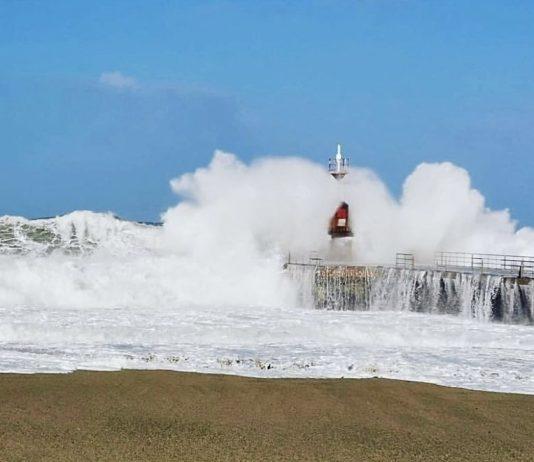 Gioia Tauro: 14enne salva uomo che rischiava di annegare
