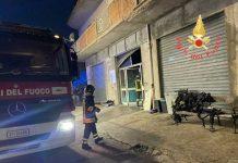 Incendio in negozio generi alimentari