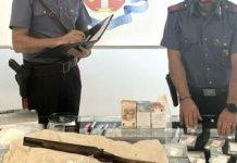 Cocaina, oltre 21 mila euro in contanti ed armi in casa, arrestati padre e figlio