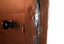 Calabria – anziana si allontana da casa, una donna occupa alloggio con figlia minore