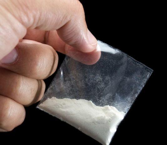 Cocaina nella bara dell’agenzia funebre: arrestato 32enne