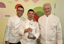 Iginio Massari consegna premio “Ai migliori pasticceri del Mondo” ai pasticceri Valentino e Damiano Rizzo