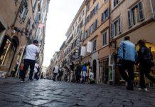 Cane cade dalla finestra e ferisce donna incinta