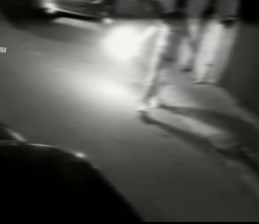 Spari in strada ad Oppido Mamertina: denunciato 18enne che girava armato di una pistola a salve