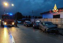 Perde controllo dell’auto e investe due carabinieri al posto di blocco: ricoverati in gravi condizioni