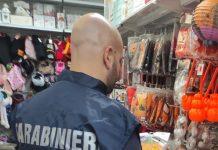 Carabinieri del N.A.S. di Reggio Calabria: sanzioni e sequestri di giocattoli, maschere e decorazioni pericolose per i bambini.