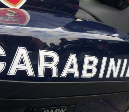 Aggredisce la madre per estorcerle denaro: arrestato 35enne