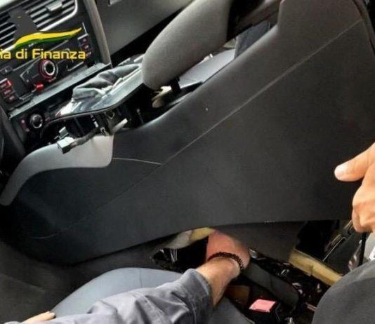 Fermato allo svincolo autostradale con oltre 5 kg di cocaina: arrestato
