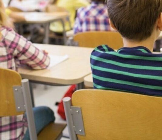 Insegnante lo rimprovera – bambino di 8 anni prende coltello: “Volevo colpire la maestra”