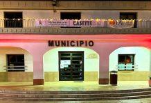 Il Municipio di San Ferdinando illuminato di rosso contro la violenza di genere