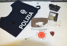 Cocaina nascosta tra addobbi natalizi – arrestati un uomo e una donna