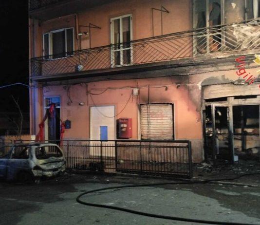 Incendio distrugge ufficio postale – arrestato 28enne
