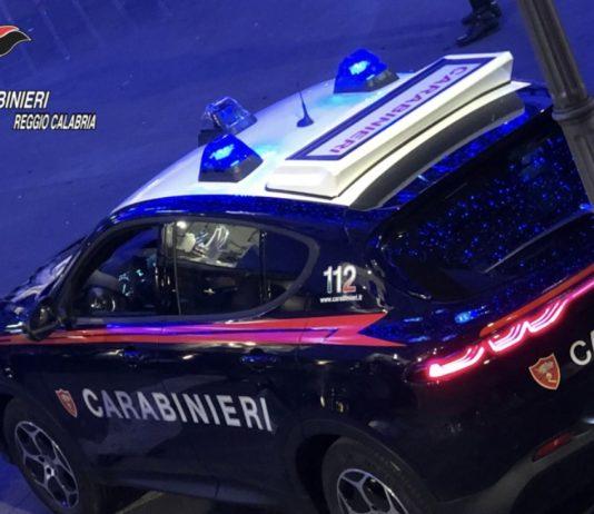 Gioia Tauro – non si ferma all’alt dei carabinieri che lo inseguono fino a casa: deferito