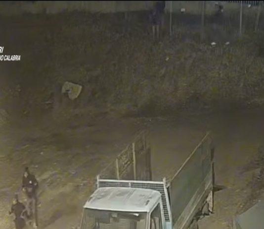 Furti a privati e società – 8 arresti