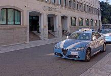 Minaccia con coltello la compagna e picchia il padre di lei rompendogli il naso – arrestato