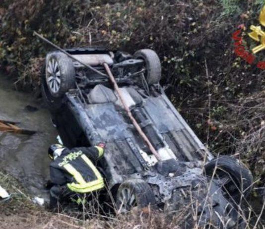Si ribalta con auto: carabiniere calabrese muore in incidente nel lodigiano