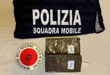 In auto con figli minori: sorpresi con un kg di eroina