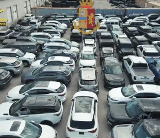 Gioia Tauro: sequestrate 251 autovetture e circa 7.650 dollari trafugati sul territorio canadese