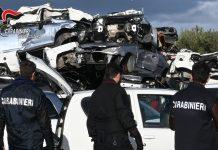 Officina abusiva in terreno con capi di bestiame – sequestrata area e denunciato 54enne