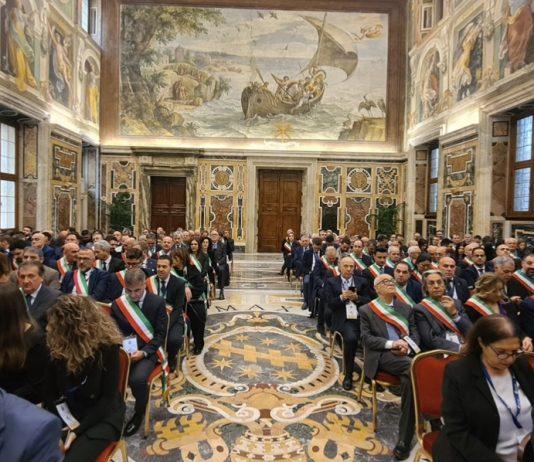 San Ferdinando tra i duecento comuni italiani in udienza da Papa Francesco