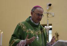 Il vescovo Alberti a Varapodio in segno di sostegno e vicinanza «Sono venuto a raccogliere fiducia e a dare speranza».