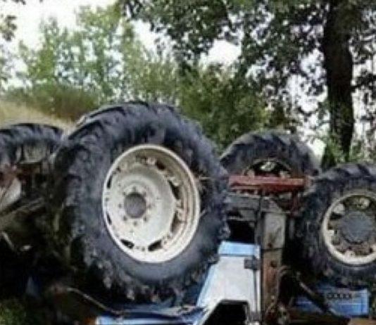 Si ribalta trattore: muore agricoltore 66enne