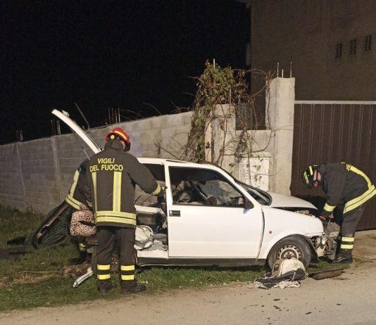 Tragedia nella notte a Rosarno – morti due ragazzi ventenni in incidente: ferito un altro