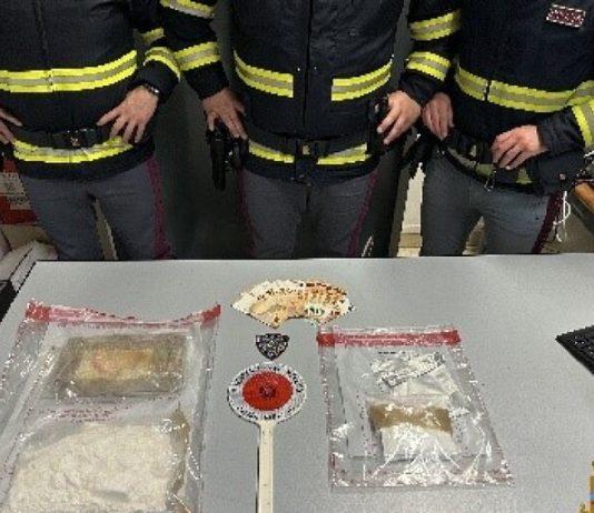 In autostrada con 2 kg di cocaina in auto – arrestato dopo inseguimento