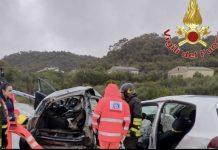 Calabria – scontro frontale tra due auto: due morti e due persone ferite